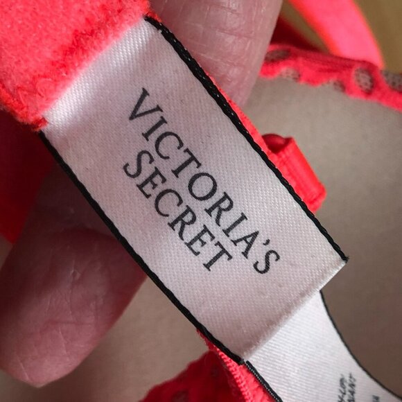 Victoria's Secret Padded Push Up Lace Demi Bra 34C - NEW - Picture 3 of 8